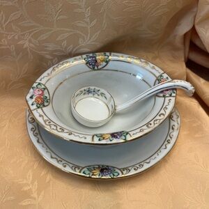 Vintage 50's Porcelain gravy bowl with ladle